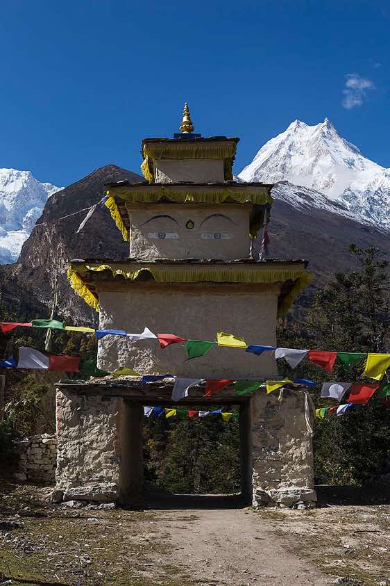 Chorten with Mount Manaslu, 8163m, in the background, on route from Shyala to Sama (Samagaon), Buri Gandaki Valley