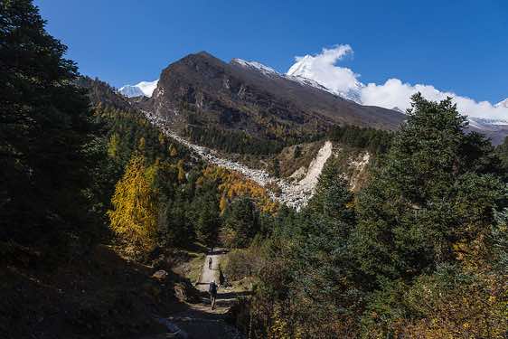 Trail from Shyala to Sama (Samagaon), Buri Gandaki Valley