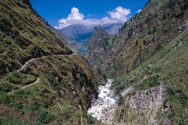 Trail high above the Marsyandi river