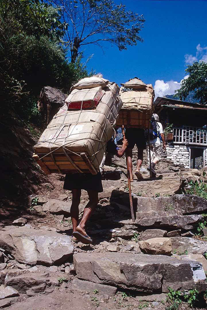 Most porters only wear a pair of flip-flops