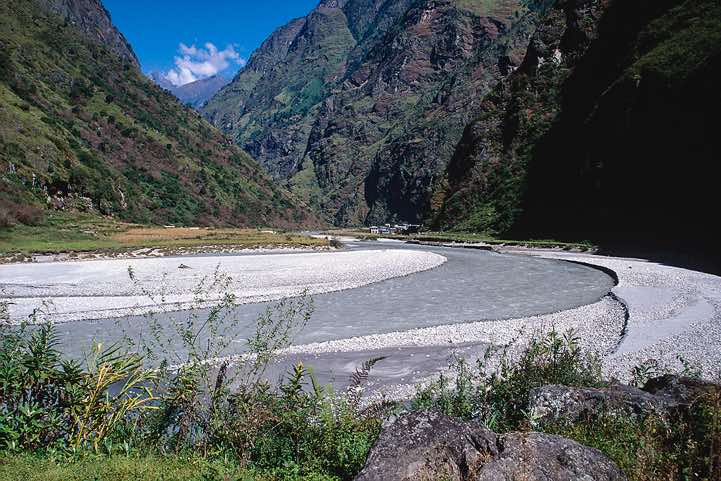 The trail crosses the broad, flat valley of Tal, 1700m, that was once a lake