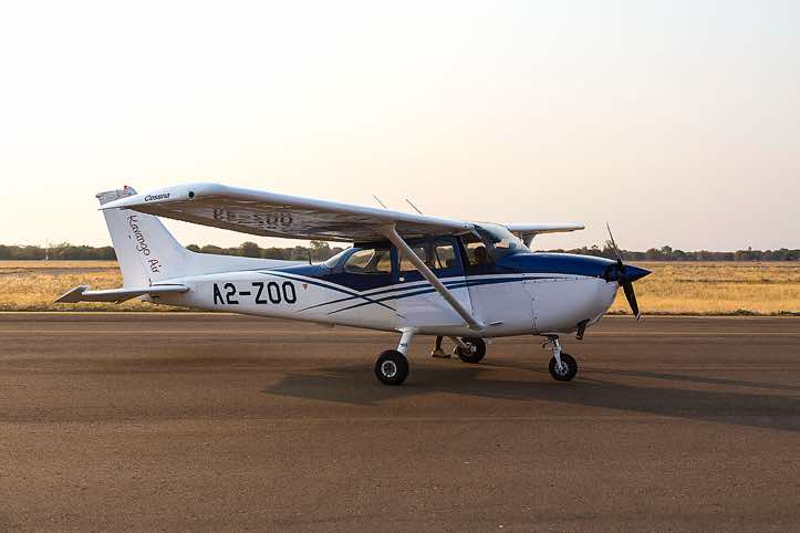 Airplane, Maun airport