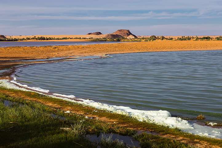 Lake Katam, Ounianga Kebir series of lakes, Ennedi region, Sahara desert, northern Chad
