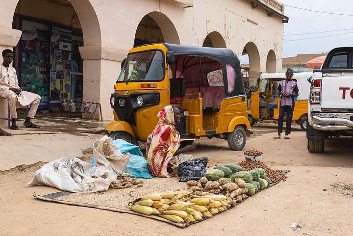 Street saleswoman, Abéché