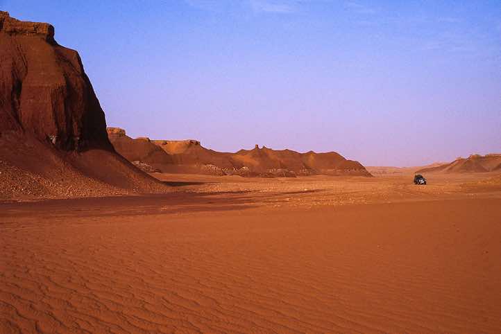 Approaching 4WD in a spectacular landscape