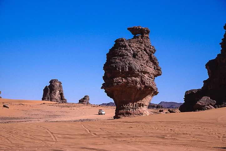 Sandy wadi beds, Jabal Akakus
