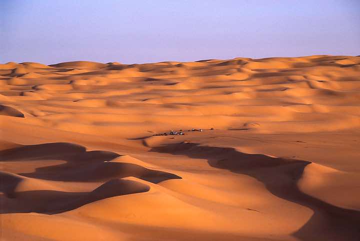 The sun sets down on our overnight camp site in the Ubari Sand Sea (Edeyen Ubari)