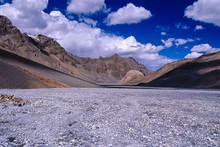 The wide valley of the Pare Chu river, Spiti to Ladakh Trek
