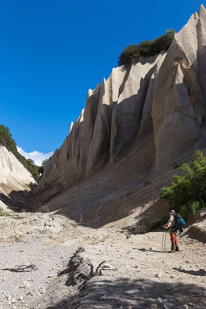Kutkhiny Baty, near Ozernaya River, 3 kilometers west of Kurile Lake