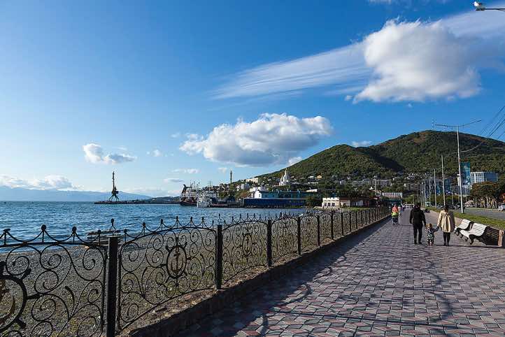 Pebble Beach promenade, Avacha Bay, Petropavlovsk-Kamchatsky