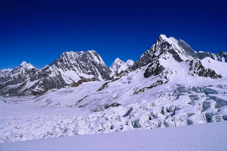 Hispar Glacier, seen from Hispar La pass, Karakoram Mountains