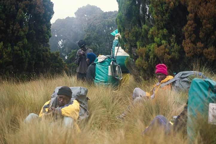 Resting porters, Burguret route