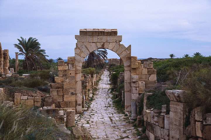 The Via Colonnata connects the Hadrianic Baths with the port