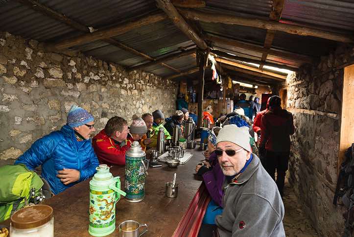 Crouded dining area, Dharamsala (Larkye Phedi)