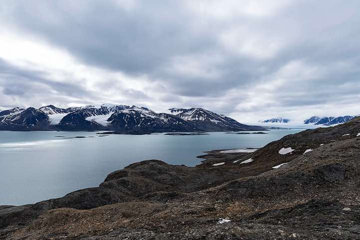 Panoramic view of Liefdefjorden