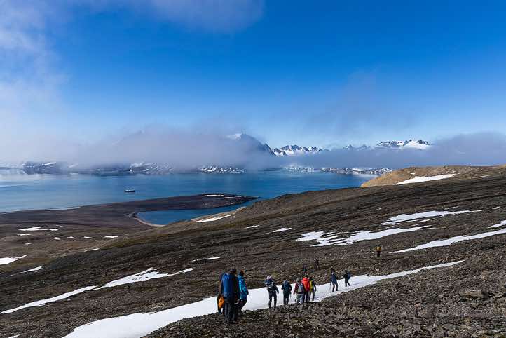 Hiking group, Alicehamna, Raudfjorden