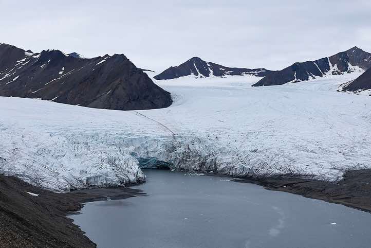 Gaffelbreen Glacier, near Gjerstadodden landing site, St. Jonsfjorden, Oscar II Land