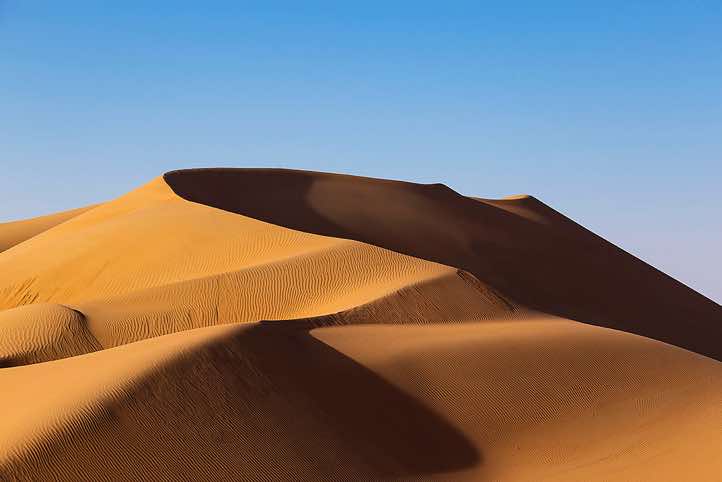 Dune crest, Rub al Khali, Dhofar region