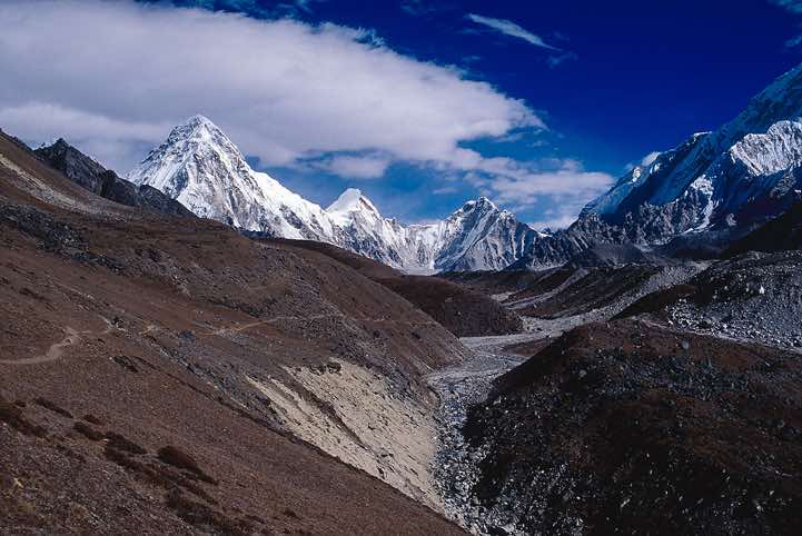 Trail from Lobuche towards Kala Pattar