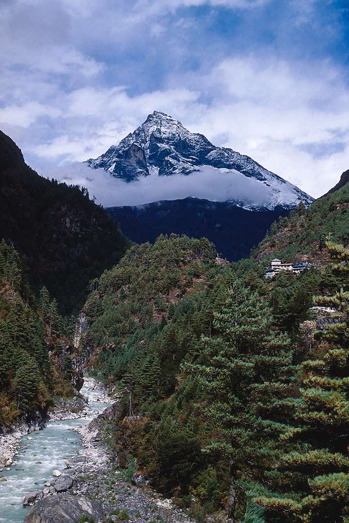 First winter snow on Khumbui Yul Lha, 5761m