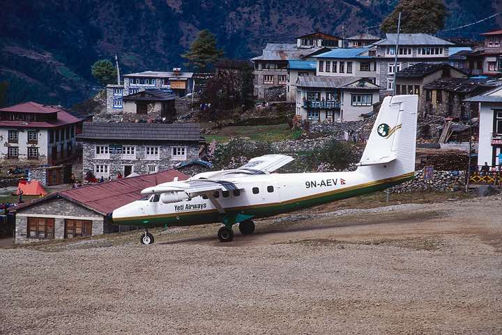 Twin Otter STOL, Lukla airstrip