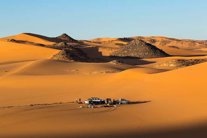 Campsite in the sand dunes of In Tehak, Tadrart region, Tassili n ́Ajjer National Park, Sahara, North Africa