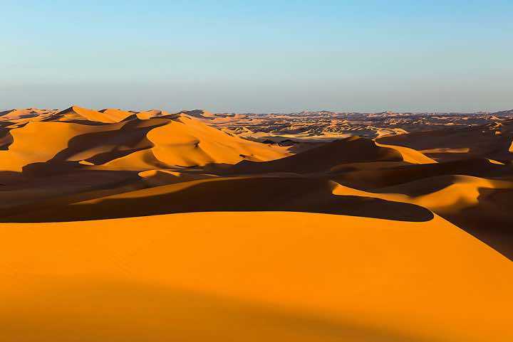 Sand dunes of In Tehak, Tadrart region, Tassili n ́Ajjer National Park, Sahara, North Africa