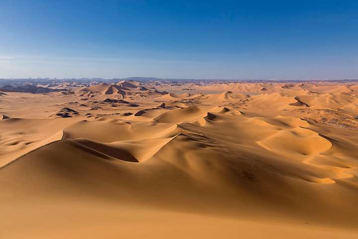 Sand dunes, southern Oued In Tehak, Tadrart region, Tassili n ́Ajjer National Park, Sahara, North Africa