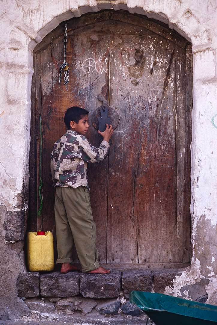 Boy, Souk in Sana'a