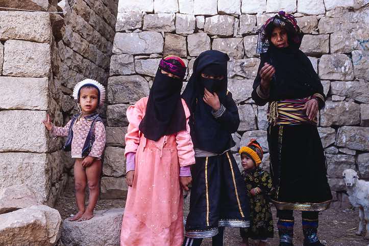 People, Jebel Al Izan, Bura mountains