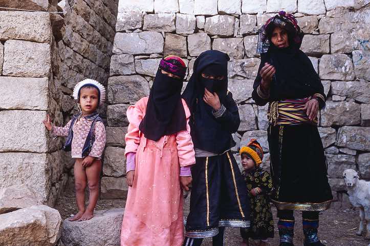 People, Jebel Al Izan, Bura mountains