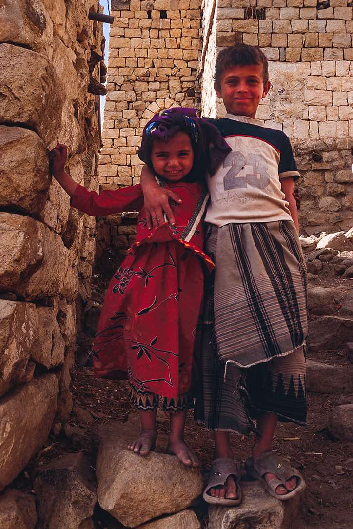 Boy and girl, Jebel Al Izan, Bura mountains